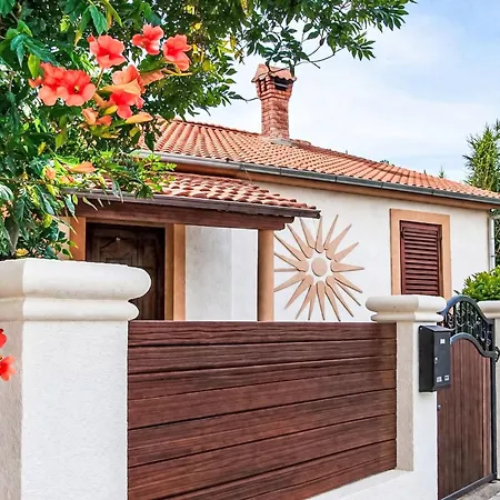 Casa Sole Beheizter Pool By Interhome Pula