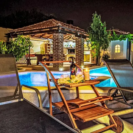 Holiday home Casa Sole Beheizter Pool By Interhome Pula